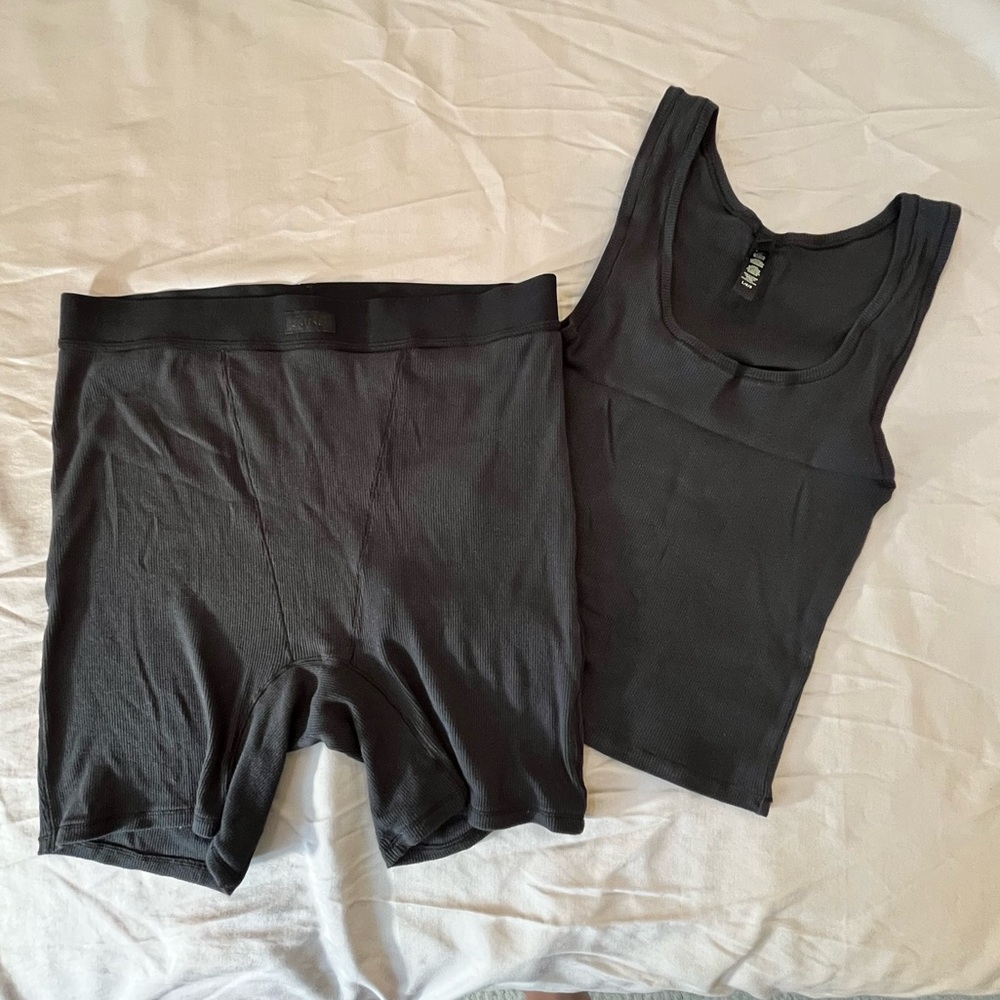 SKIMS Black Pajama Set Soft Stretchy Sleepwear
